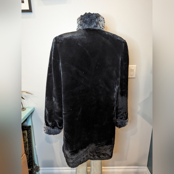 NOVELTI Black Modacrylic Luxury Cuddly Soft Faux Fur Coat. Size 5/6 - Picture 6 of 13